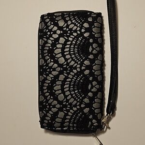 NWOT Black & Gray Crochet Wallet